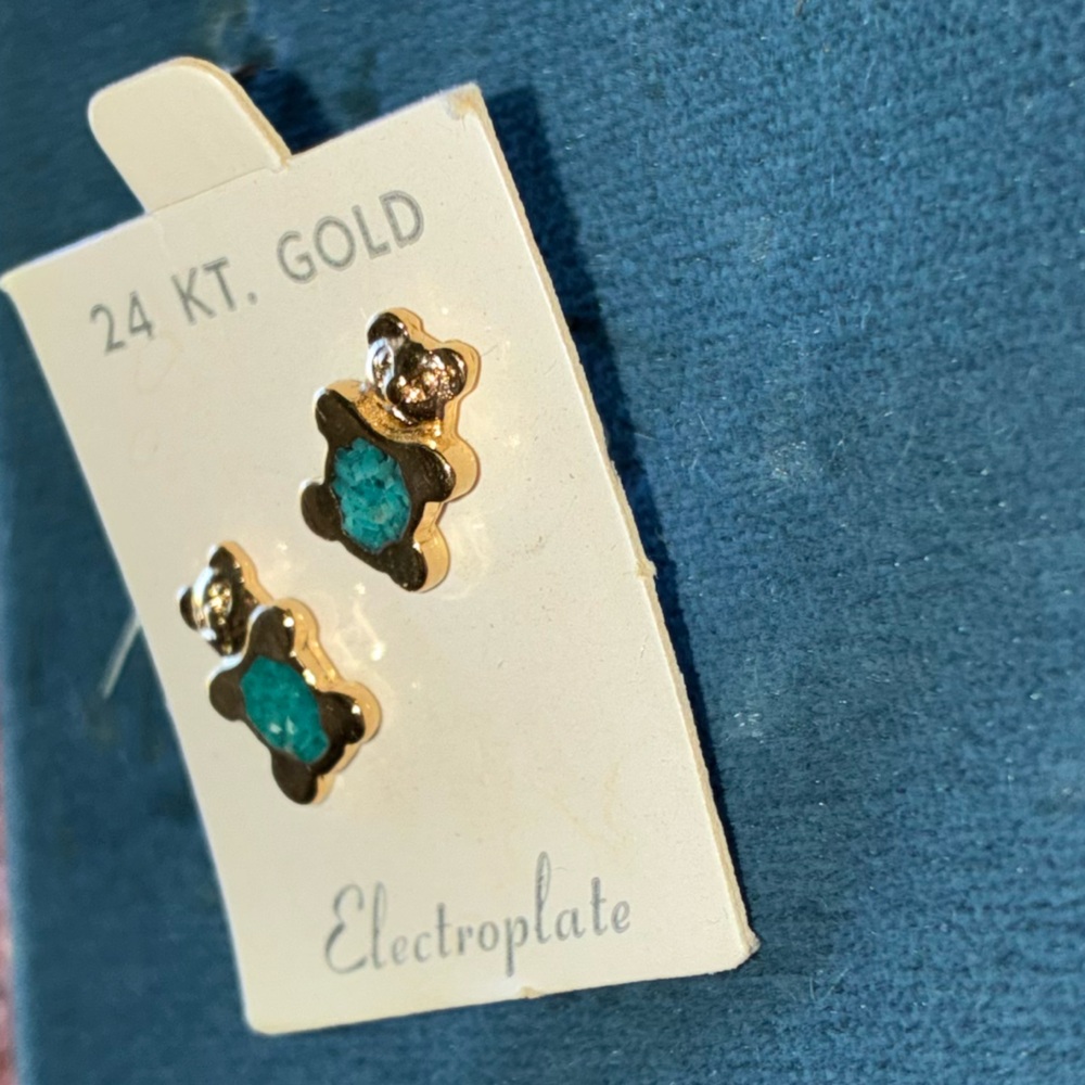 24 KT Gold Plated bear with Turquoise inlay Stud Earrings - Picture 2 of 5